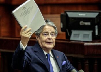 Presidente de Ecuador disuelve al Congreso y aplica la “muerte cruzada”