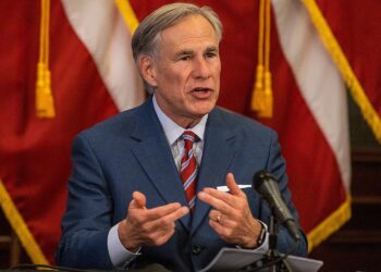 Abbott llama a sesión legialativa especial por seguridad fronteriza