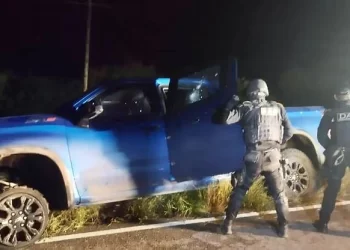 Abate Fuerza Civil a tres hombres arnados en Anáhuac