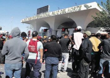 Laredo declara emergencia por saturación de migrantes