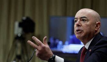 Mayorkas: Apoyo y recursos para ciudades fronterizas si se presenta ola migratoria 