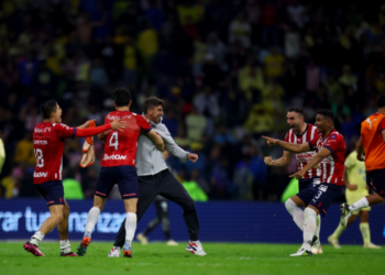 ¡Y arriba las Chivas! Guadalajara humilla al América en el Azteca para meterse a la final