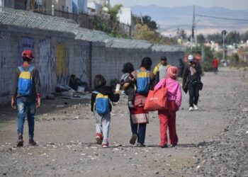 Una madre migrante no festeja el 10 de mayo, ni siquiera puede dormir