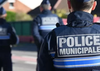 Hombre armado con un cuchillo agrede a 4 niños en un parque de Francia