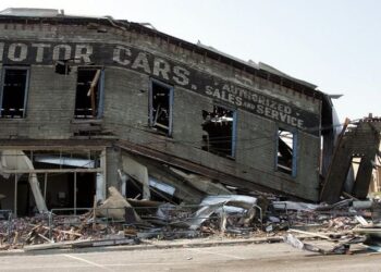 Continúan labores de rescate tras  tornado en Perrynton