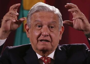 Corcholatas deben presentar sus renuncias para buscar candidatura de Morena: AMLO