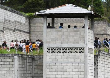 Mueren al menos 41 mujeres en cárcel de Honduras tras enfrentamiento