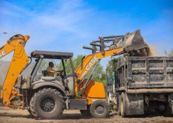 Familias de Ampliación Ayuntamiento 2000 rescatan su barrio