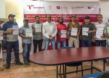 Entregan permisos a jornaleros de Reynosa y San Fernando para trabajar en Canadá