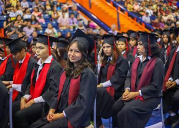 Se gradúa generación XLI, 20-23 del CETIS 71