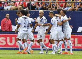 ¡Rayados se salvó! San Luis perdonó desde los 11 pasos y dividieron puntos