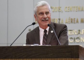 Texas está obligado a retirar boyas del rio Bravo