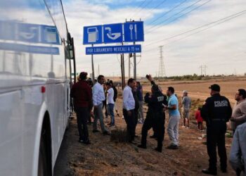 Encuentran a 116 migrantes hacinados en un autobús en Sonora