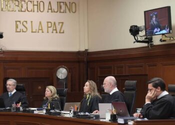 Morenistas piden juicio político contra ministros de la SCJN