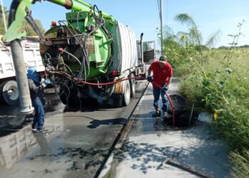Se benefician vecinos de Granjas Económicas con acciones de COMAPA