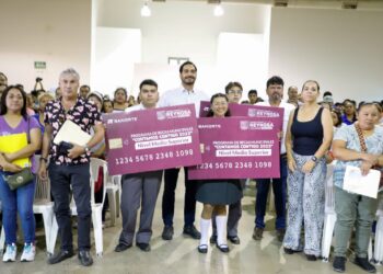 Entregó SEDESOL de Reynosa tarjetas de Becas en rezago