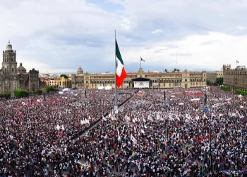 Reúne AMLO a más de 250 mil personas en el Zócalo en el “AMLOFest”