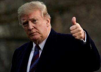 Trump se entrega en cárcel de Atlanta, es liberado rápidamente bajo una fianza de 200 mil dólares