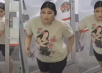 La arrestan por muerte de bebé en Houston.