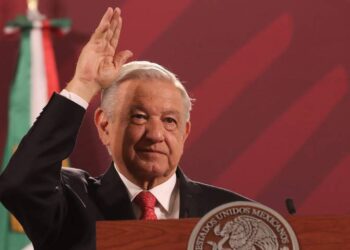 “Es politiquería chafa”: AMLO rechaza propuesta de DeSantis de enviar militares de EU a México