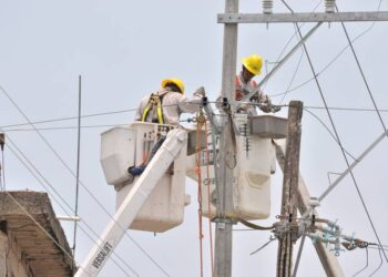 Apagones afectan 20 mil negocios en Tamaulipas