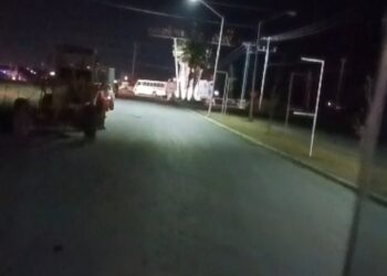 Bloqueos y disparos alertan a vecinos