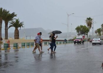 Huracán Hilary se intensifica, asciende a categoría cuatro