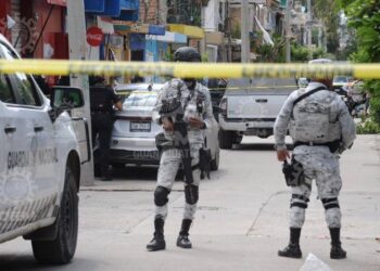 A plena luz y afuera de su domicilio, asesinan a balazos a mujer en León, Guanajuato