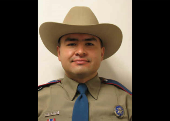 Ex policía se declara culpable en caso federal de drogas