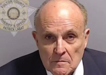 Rudy Giuliani, ex abogado de Donald Trump, se entregó a las autoridades en Georgia