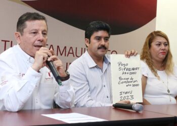 Entrega ITAVU escrituras a familia que esperó 22 años