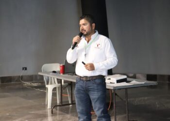 Capacita Subsecretaría de Transporte y SIPRODDIS a operadores de transporte público en Reynosa