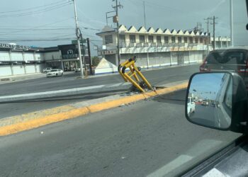 Noche de balaceras y postes derribados con cámaras de C5 sacude a Reynosa