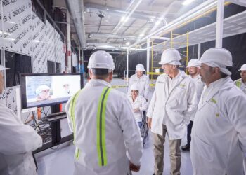 Inaugura Américo Villarreal proyecto en planta Valeo de Río Bravo