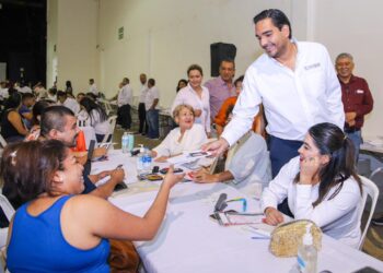 Concluyó Carlos Peña Ortiz entrega de tarjetas de Becas Municipales de Primaria