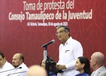 A trabajar, invita Gobernador a jóvenes, para disminuir desigualdad