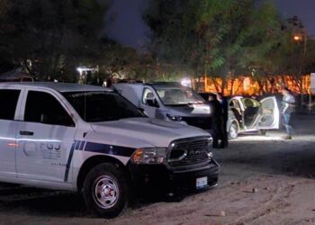 Encuentran cadáver en vehículo abandonado en Paseo de las Flores