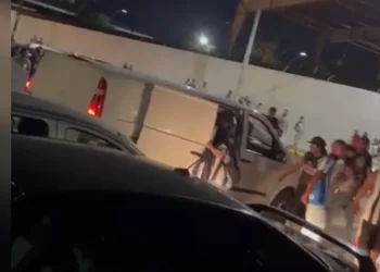 Aficionados de Rayados golpean y asaltan a paramédicos