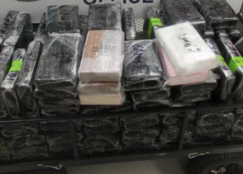 Incautan casi una tonelada de cocaína en un autobús de pasajeros