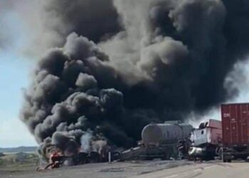 Choque e incendio de tráileres en la carrera de Victoria-González en Tamaulipas