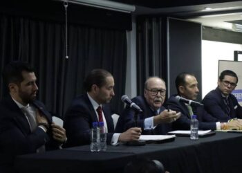 Defensa de Cabeza de Vaca acusa a Santiago Nieto de falsear pruebas en su contra