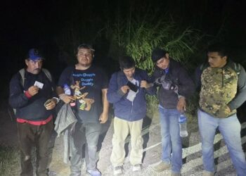 Agentes fronterizos de Brownsville vuelven a enfrentar oleada de migrantes