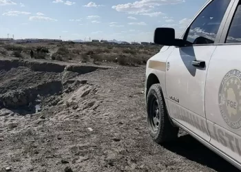 Localizan 6 cuerpos en narcofosa de Ciudad Juárez, Chihuahua