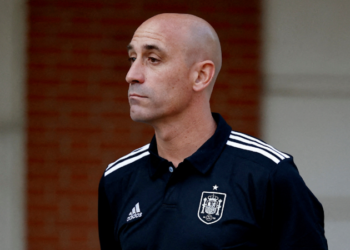 La fiscalía española presentó una querella contra Luis Rubiales por agresión sexual