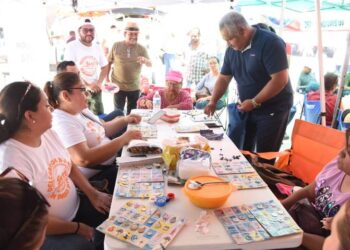 Maestros juegan lotería en medio del plantón: se cumple una semana del paro en Tamaulipas