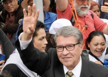 Ricardo Monreal se destapa para la CDMX: cierro esta página y comienza otra