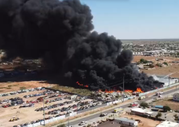 Se incendia planta de reciclaje en Montana Vista