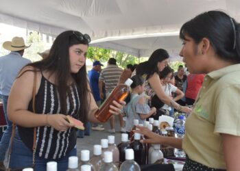 Acuden más de 3 mil visitantes a Tianguis Rural de Victoria
