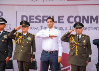 Luce Desfile Cívico Militar Conmemorativo del 213 Aniversario de la lucha independentista
