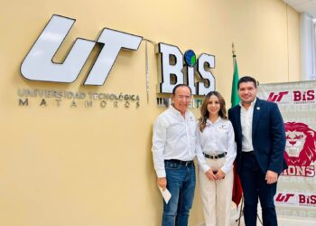 Entrega ITABEC “Becas Futuro Tamaulipas” en Matamoros